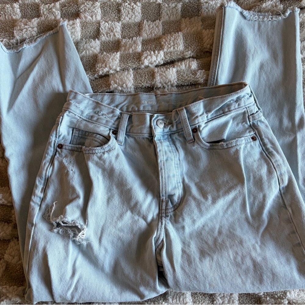 Old Navy Women's Light Wash Straight Leg Jeans